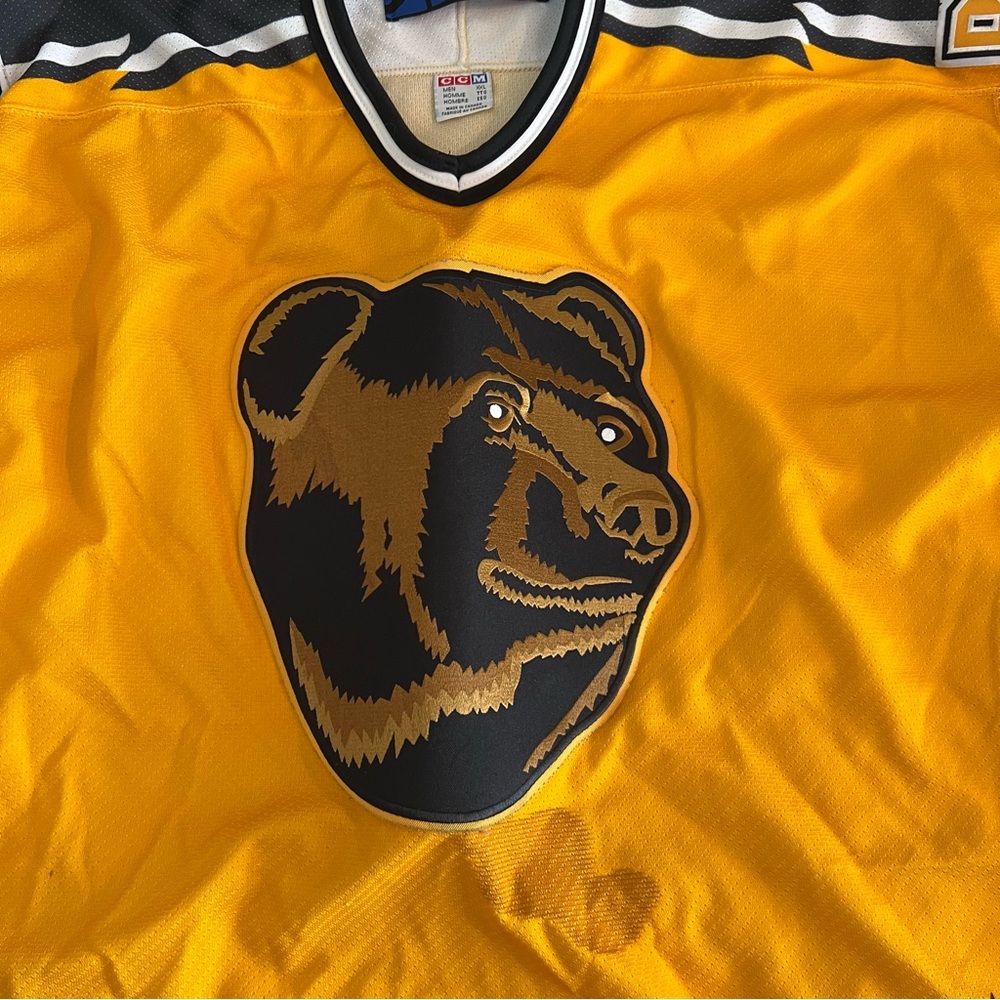 Boston Bruins CCM Pooh Bear NHL Hockey Jersey Vintage Yellow - Picture 2 of 15